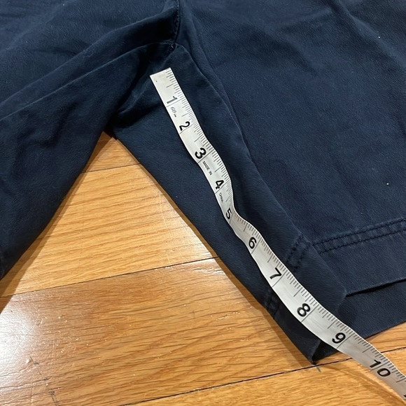 L.L Bean women’s navy blue cotton shorts size 8 . - Picture 5 of 8